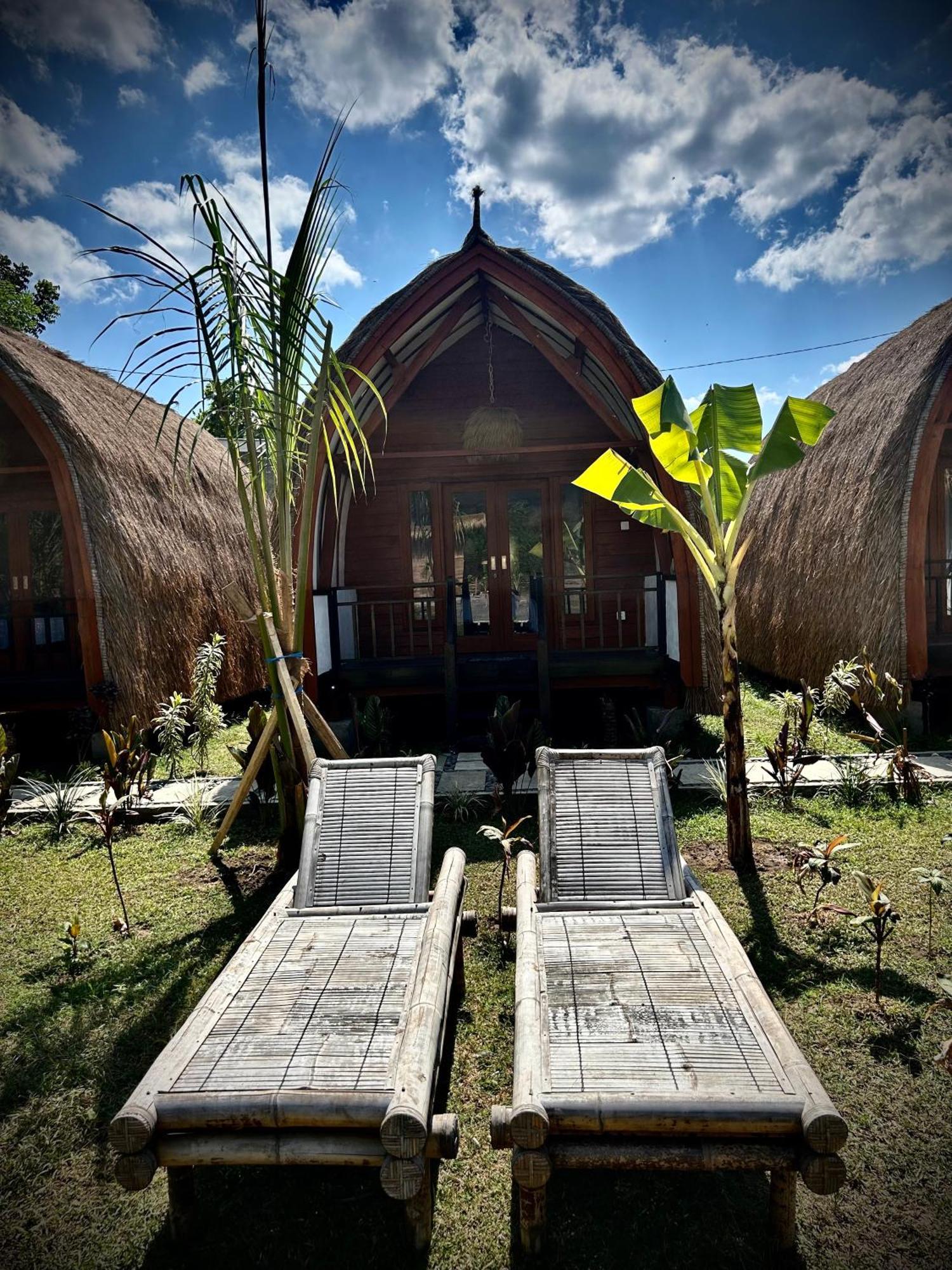 Damai Bungalows Maluk Exterior photo